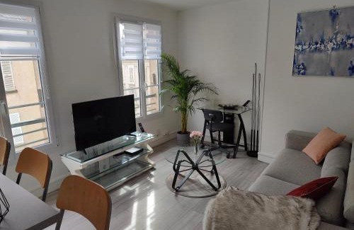Chantiers Apartment | Lady Versailles - F2 proche Château et gare