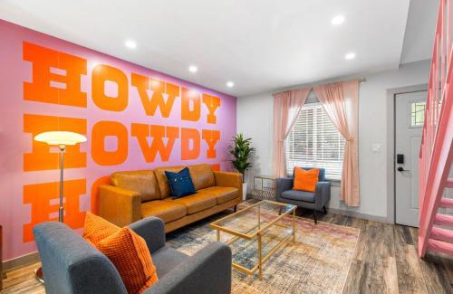 St. Edwards House | Ladybird Pink Palace SoCo Dream Townhome!