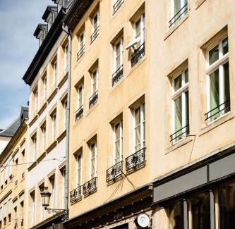 Ville Haute Apartment | LAGO WELCOME PALAIS