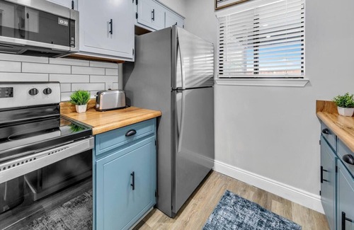 Laguna Beach Estates House | Laguna Breeze! Newly Updated! 90-Seconds to Beach