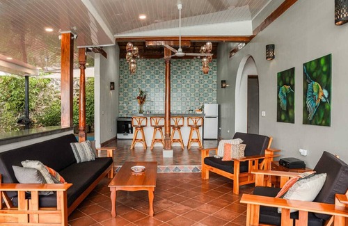 La Laguna Villa | Laguna Lakefront Luxury at Casa Tuani