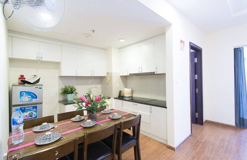 Hoang Mai Apartment | LaHanoi - Times City Apartment with Balcony