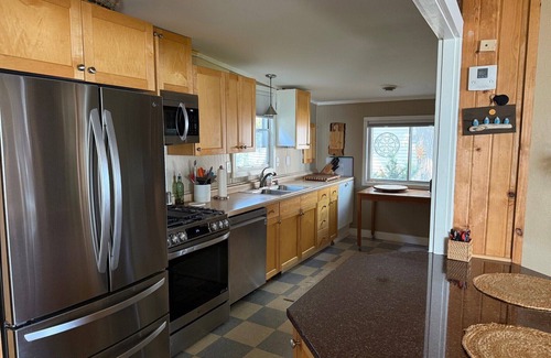 Rockville Cabin | Laid-Back Lake Getaway- Amazing Views, Private Beach&Dock, Chill Deck, 2BR, 1BA