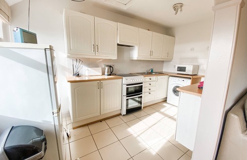Anstruther Cottage | Lairdsgate - a cottage that sleeps 5 guests in 3 bedrooms