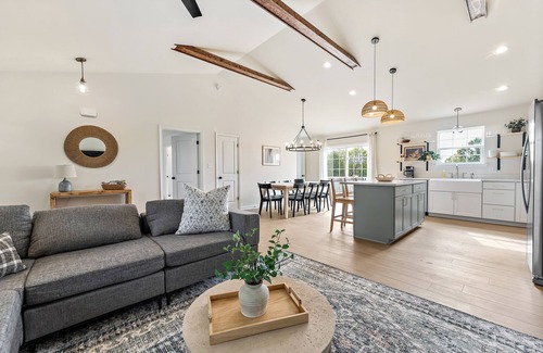 Orange House | Lake access w/hot tub, game room,boat slip, kayaks & more