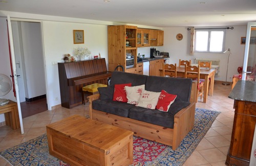 Veyrier-du-Lac Ski Chalet | Lake Annecy - Veyrier-du-Lac - apartment on the garden level in chalet (50 sq.m)
