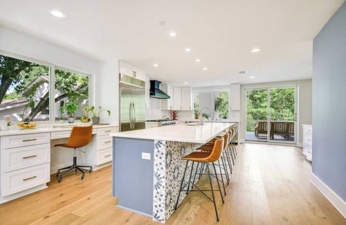 Austin House | Lake Austin Lux Villa/pickleball/pool/jacuzzi/home theater/ping-pong/golf-4BR