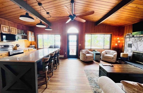 Hillman House | Lake Avalon House “The Starting Dock” 3Bed 3Bath, Optional Pontoon Boat Rental