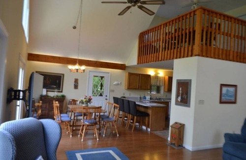 Cadiz House | Lake Barkley Waterfront House and Dock for Water Sports