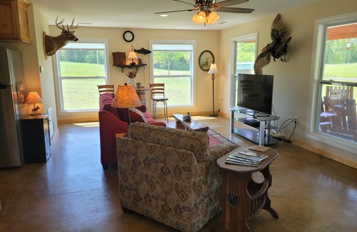 Tea Cabin | Lake Cabin near the Bourbeuse River