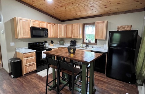 Glouster Cabin | Lake cabin, steps from dock 1