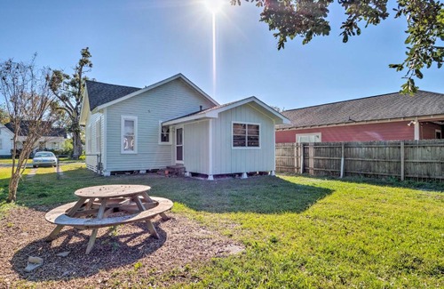 Lake Charles House | Lake Charles Cottage with Fireplace and Yard!