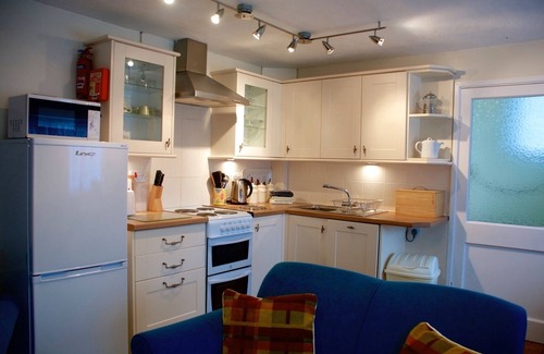 Cullompton Cottage | Lake Cottage a cosy cottage in Devon