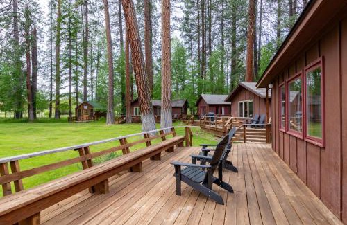Camp Sherman Resort | Lake Creek Lodge