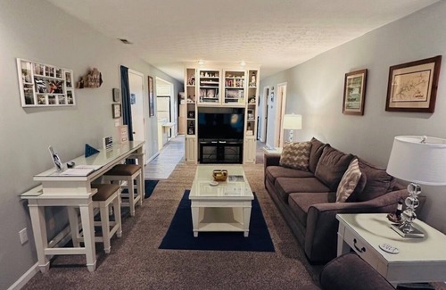 Bronston Condo | Lake Cumberland Cozy 1 Bedroom 7-3 Woodson Bend Resort Condo Bronston Ky