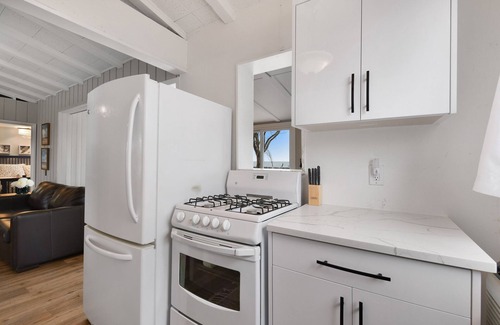 Leamington Cottage | Lake Daze, Lake Erie Cottage