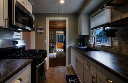 Delavan Lake Cottage | Lake Delavan, South Shore - Lakefront Cottage with Pier
