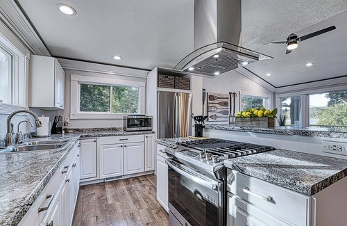 Iron Mountain House | Lake Escape w/Private Dock & Spa-like amenities