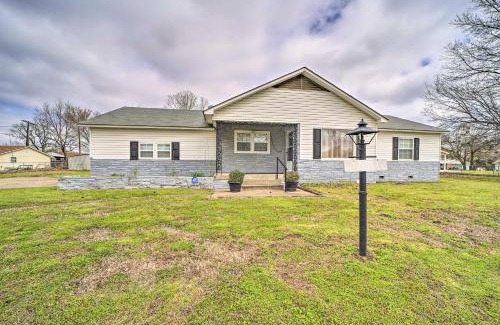 Eufaula House | Lake Eufaula Retreat with Fire Pit, Near Main St!