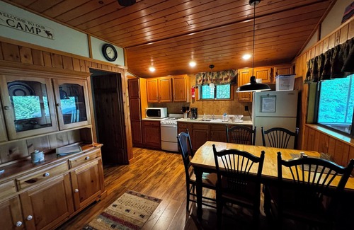 Moriah Center Cabin | Lake Front Cabin with free WiFi - Adirondacks High Peaks Region - Lake Placid