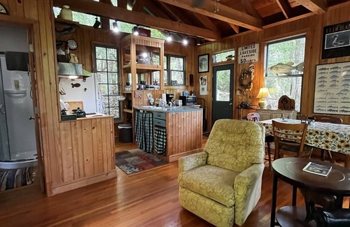 Salem Cottage | Lake Front Cottage/Floating Dock