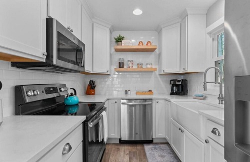 Winneconne House | LAKE FRONT! Kayaks|Paddleboards