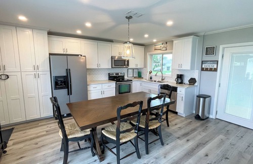 Mathis House | Lake front property- livin' the "simple life" Vida Sencilla