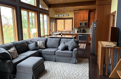 Putnam Station House | Lake George Cliff House - Outdoor hot tub!