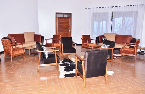 Kasese Cabin | Lake George View Resort