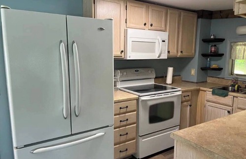 Versailles House | Lake Getaway- Sleeps 7- Boat Slip
