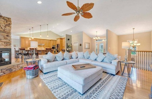 Goodview House | Lake Great Escape on Smith Mountain Lake