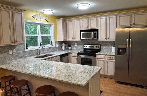 Westminster House | Lake Hartwell on McKinney Point, near Clemson!