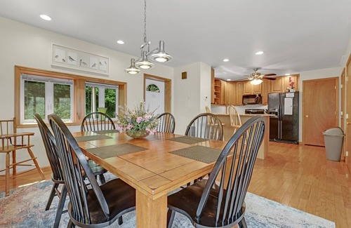 Pequea House | LAKE HOUSE, Waterfront Retreat, Eagles, Sunsets on Susquehanna with DOCK