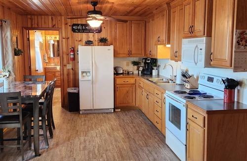 Warsaw House | Lake house with a view! Overlooks Warsaw and Lake of the Ozarks, Sleeps 4