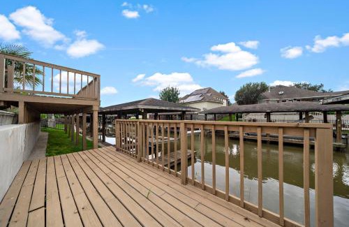 Atascocita House | Lake Houston Getaway Pool Spa Lake Front