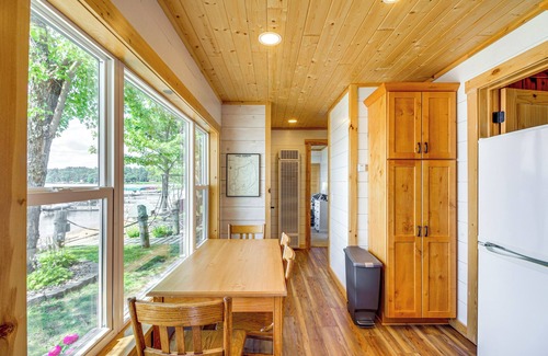 Nisswa Cottage | Lake Hubert Cabin w/Private Deck + Boat Dock