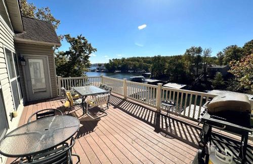 Rocky Mount House | Lake It Easy - Waterfront Getaway with 7 Bedrooms