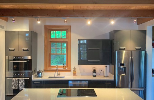 Seguin Cottage | Lake Joseph Retreat