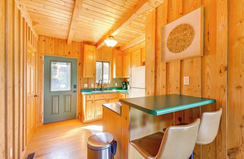 Six Mile Cottage | Lake Keowee Access: Idyllic Six Mile Cabin!