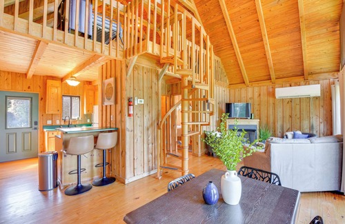 Six Mile Cottage | Lake Keowee Access: Idyllic Six Mile Cabin!