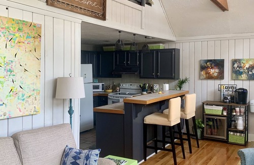 Salem Villa | Lake Keowee, golf, hike, mountains, waterfalls, fishing, 2 bed vacay wonderland!