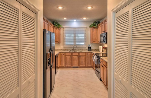 Salem Condo | Lake Keowee Resort Condo: Pool, Beach, Golf Access