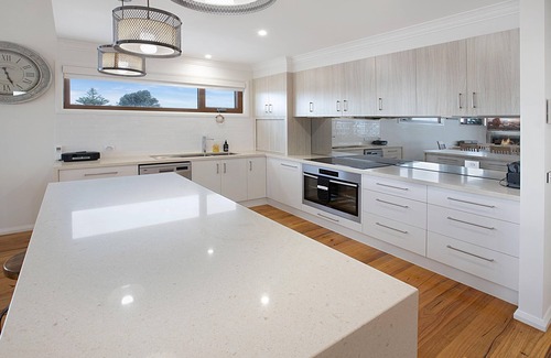 Paynesville House | Lake King Lakehouse: Enjoy your evenings, overlooking the McMillan Strait