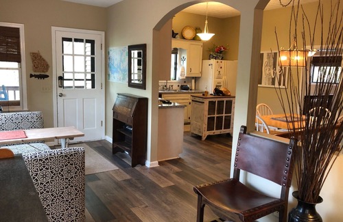 Gainesville House | Lake Lanier Getaway in North GA Mountains- Warm Weather Fun, Ready When You Are!
