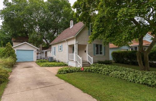 South Haven House | Lake Life - located just steps to South Beach