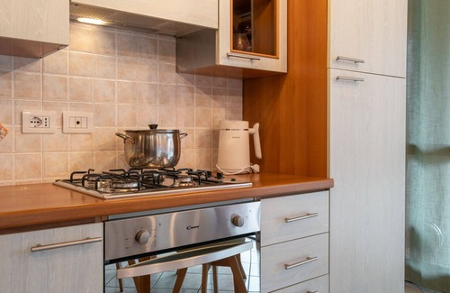 Sulzano Apartment | Lake & Love - One Bedroom Apartment, Sleeps 4