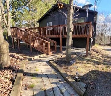 Lake Ariel House | Lake Luxe