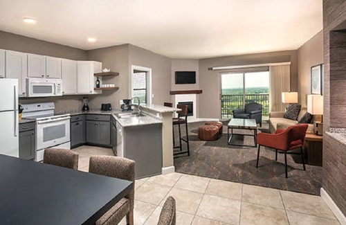 Marble Falls House | Lake Marble Falls 2 Bed/2 Bath Condo ~ Pools