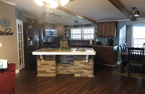 Manning House | LAKE MARION LAKE FRONT VACATION RENTAL