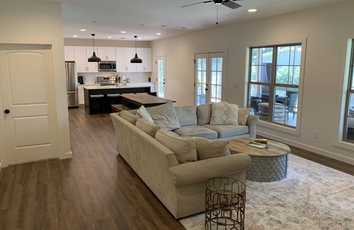 Eclectic House | Lake Martin Kowaliga New nWater Front Calm Water great for boat and swimming